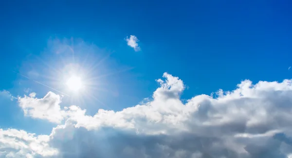 Sun and clouds — Stock Photo, Image