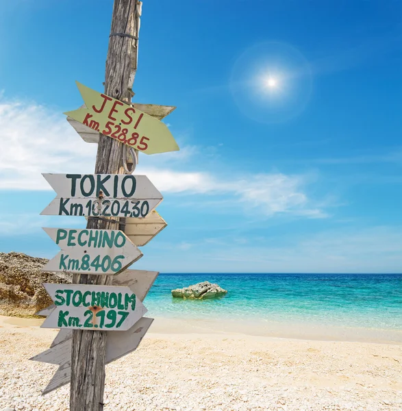 Signpost by the sea — Stock Photo, Image