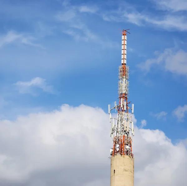 Antena bajo las nubes — Foto de Stock