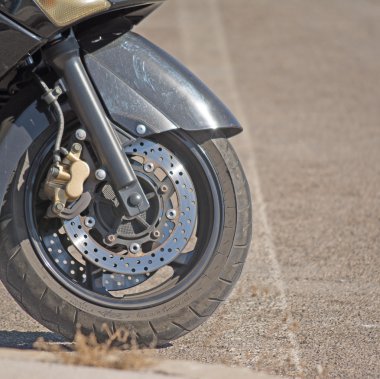 bir scooter disk fren yakın çekim