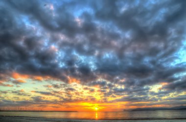 Alghero'da renkli günbatımı HDR
