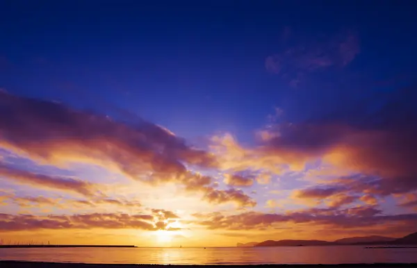 Tramonto colorato su Capo Caccia — Foto Stock