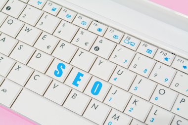 SEO düğmeleri dizüstü klavye