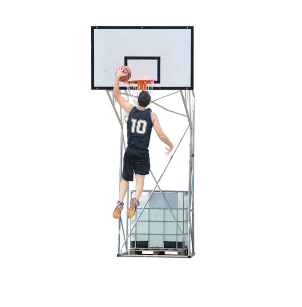 Jogador de basquete dunking no aro — Fotografia de Stock