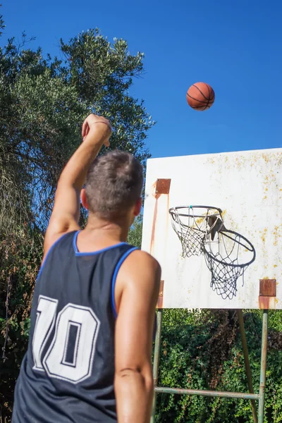 Tiro en el playgroung —  Fotos de Stock