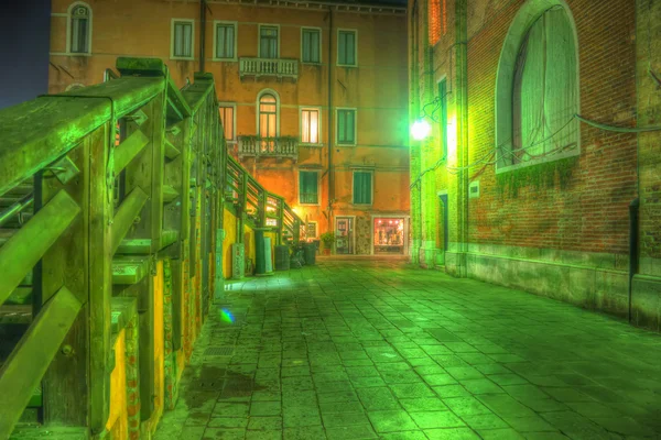 Esquina verde en Venecia, Italia — Foto de Stock