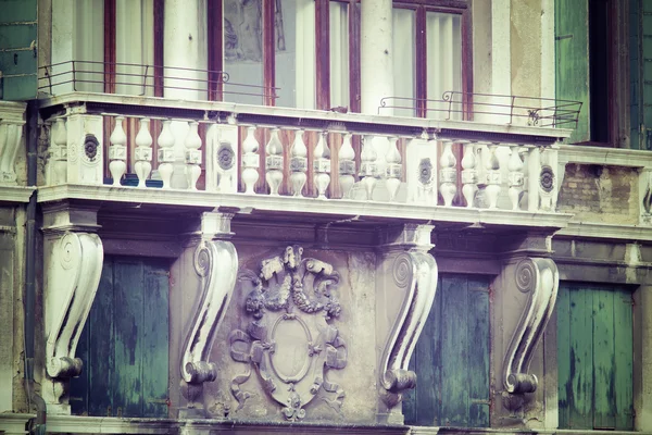 Antique balcony in Venice — Stock Photo, Image