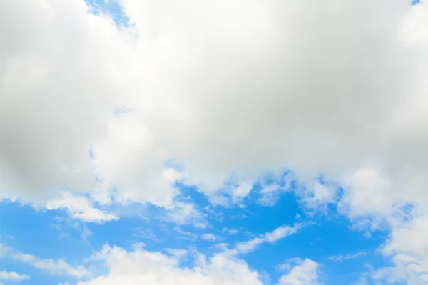 Cielo con nubes suaves —  Fotos de Stock