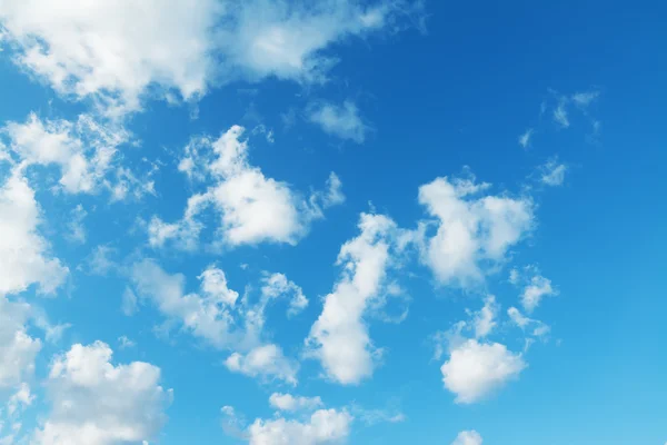 柔らかい雲と青い空 — ストック写真