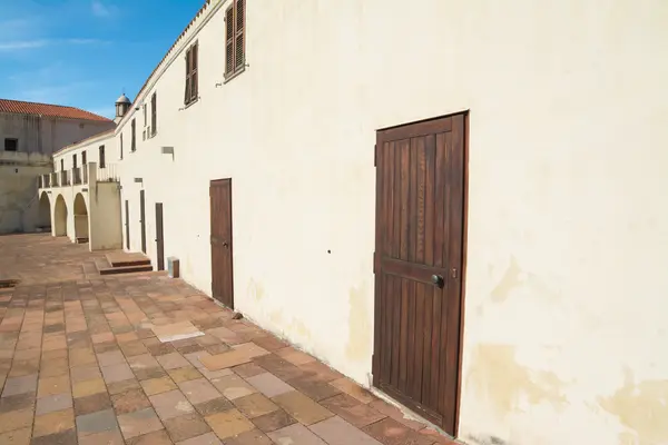 Portas de madeira — Fotografia de Stock