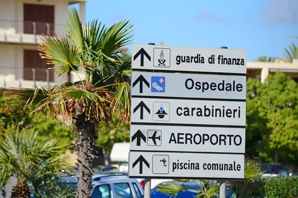 Panneau de direction en Italie — Photo