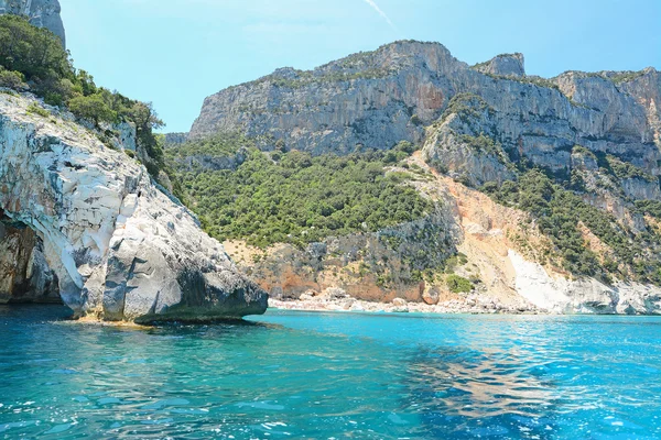 Golfo de Orosei costa rochosa — Fotografia de Stock