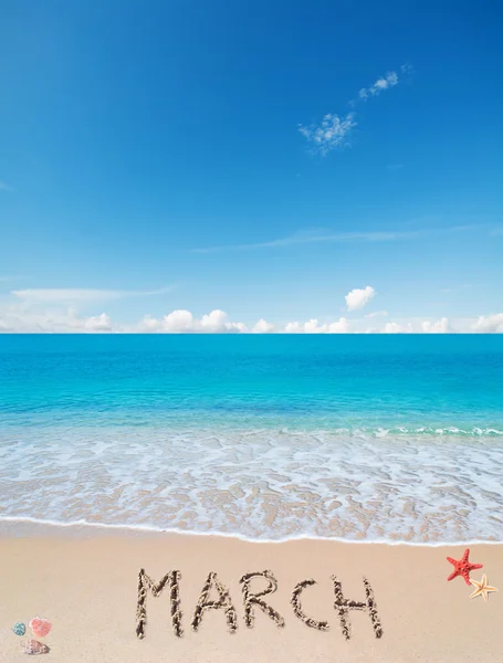 Maart op een tropisch strand — Stockfoto