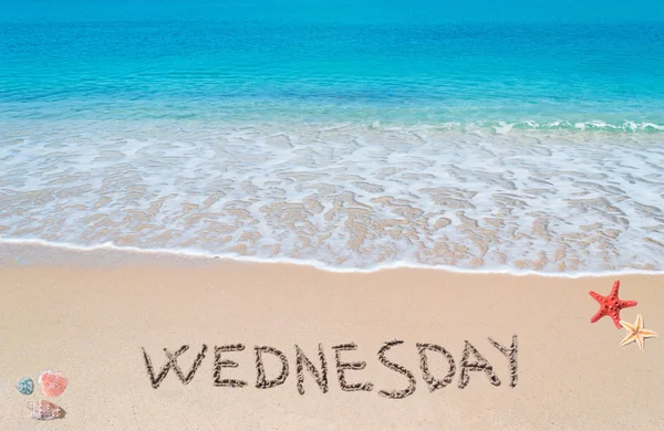 Wednesday on a tropical beach — Stock Photo, Image