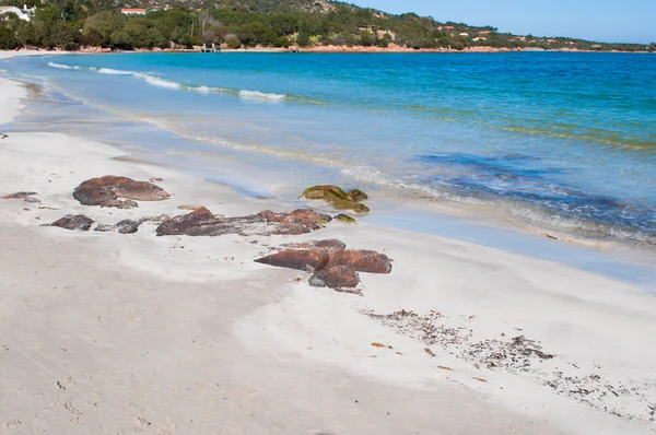 Porto Istana beach en klar vårdag — Stockfoto