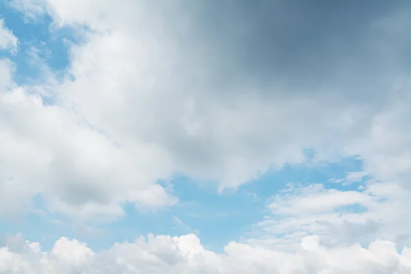 Büyük yumuşak bulutlar — Stok fotoğraf
