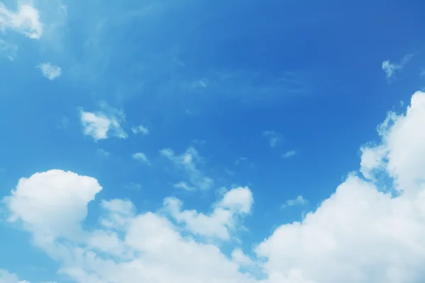 Weiche Wolken am Himmel — Stockfoto