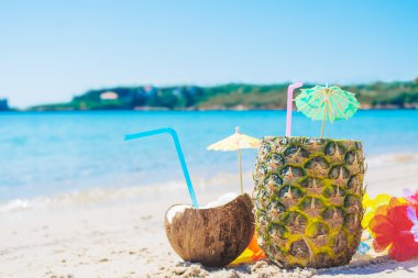 Hindistan cevizi ve ananas içecek