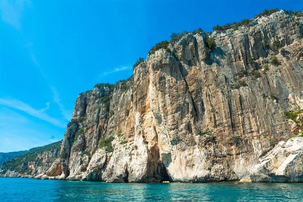 Cliff Orosei Körfezi kıyı şeridi içinde