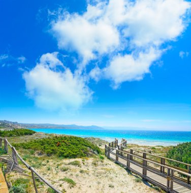Boardwalk capo testa bir bulutlu gökyüzü altında