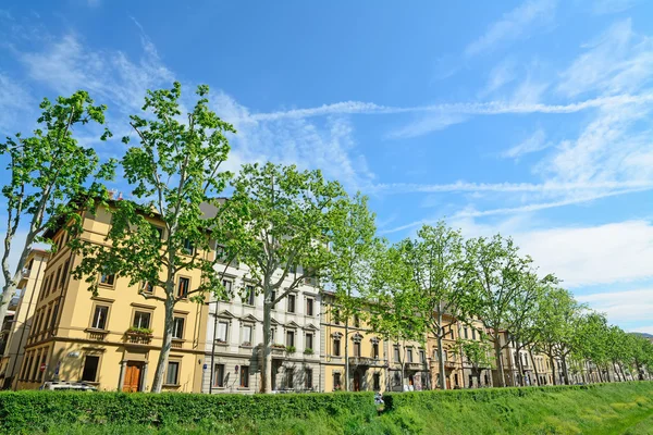 Colorful boulevad in Florence — Stock Photo, Image