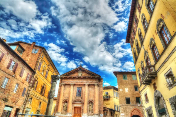 San Cristoforon kirkko Sienassa — kuvapankkivalokuva