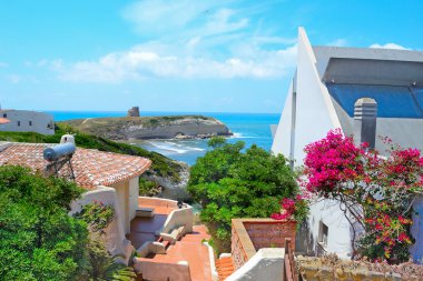 denizin kenarında İtalyan ev