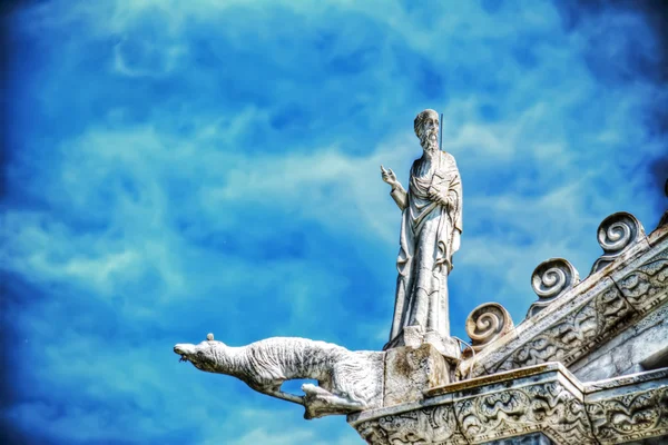 Gargoyle nella cattedrale di Pisa — Foto Stock