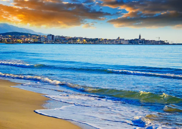 Alghero üzerinde bulutlu gökyüzü günbatımı — Stok fotoğraf