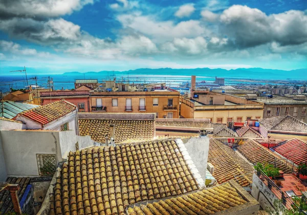 Cagliari deniz eski çatılar — Stok fotoğraf