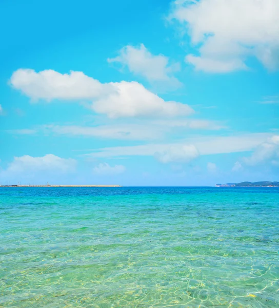 Weiche Wolken über der Küste von Alghero — Stockfoto