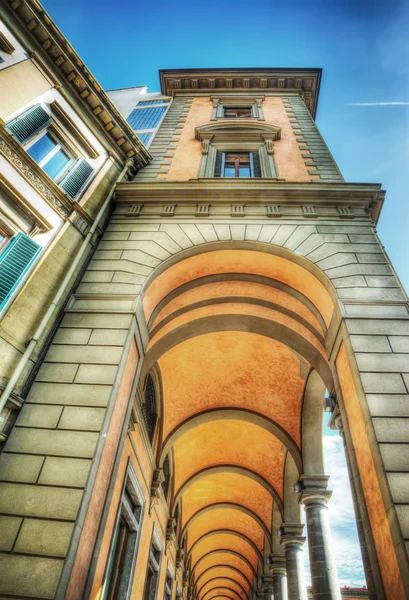 Building with arcades in Florence — Stock Photo, Image