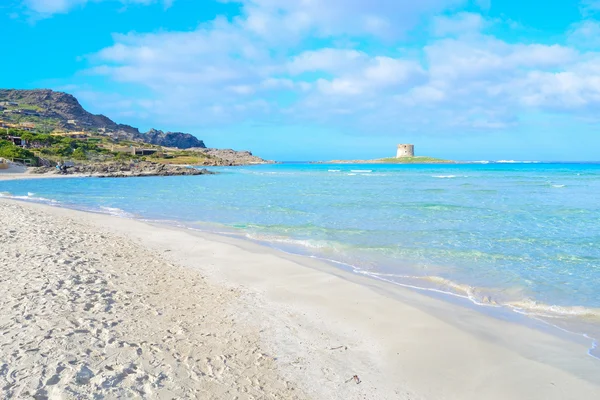 Bulutların üzerinde la pelosa beach — Stok fotoğraf