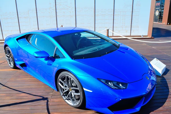 Lamborghini Huracan în vitrina portului Porto Cervo — Fotografie, imagine de stoc