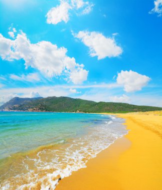 bulutlu bir günde Porto ferro beach