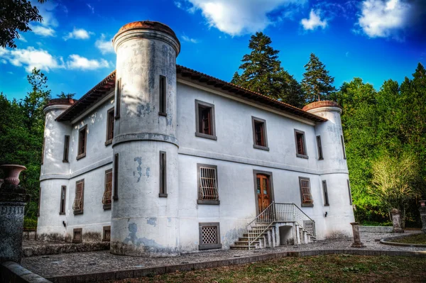 Antiga villa construída no final de 1800 na Sardenha — Fotografia de Stock