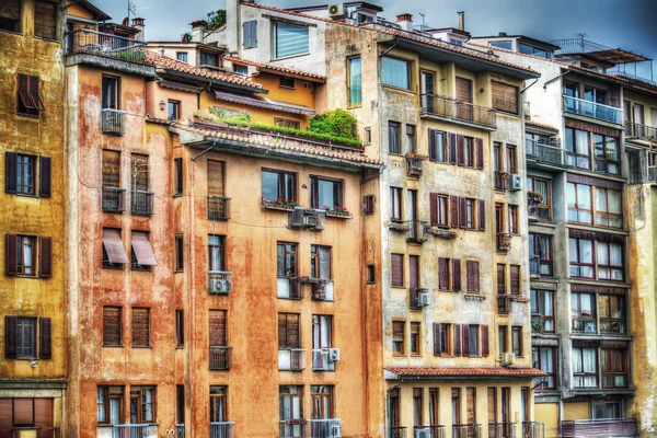 Fachadas de edificios de colores en Florencia — Foto de Stock