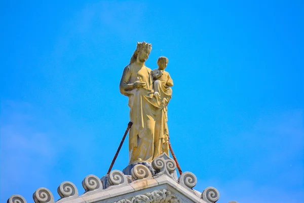 Estatua de Santa María y Jesús en Pisa Duomo —  Fotos de Stock