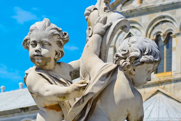 Primer plano de la fuente de Putti en Pisa —  Fotos de Stock