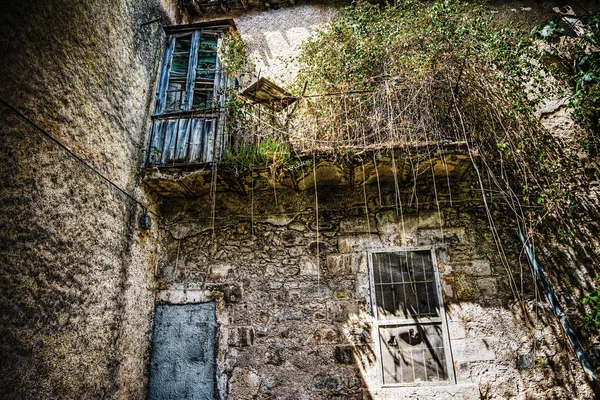 Ruínas da casa na floresta de Burgos — Fotografia de Stock