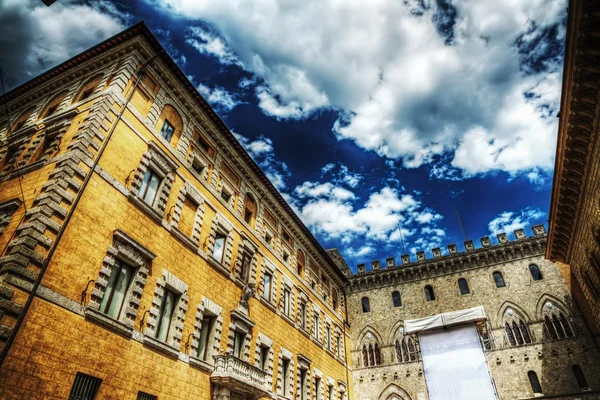 Hermosos palacios en Siena —  Fotos de Stock