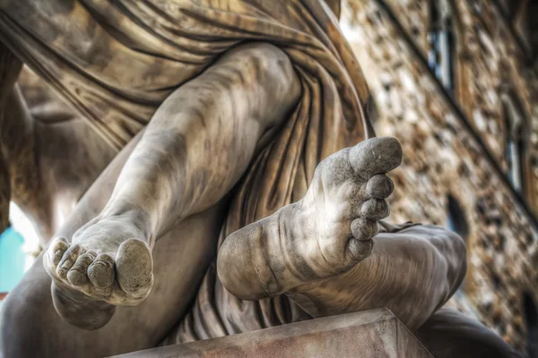 Detalle de los pies de Ratto di Polissena estatua —  Fotos de Stock