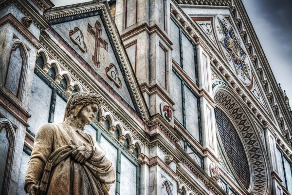 Dante Alighieri statue with Santa Croce cathedral — Stock Photo, Image