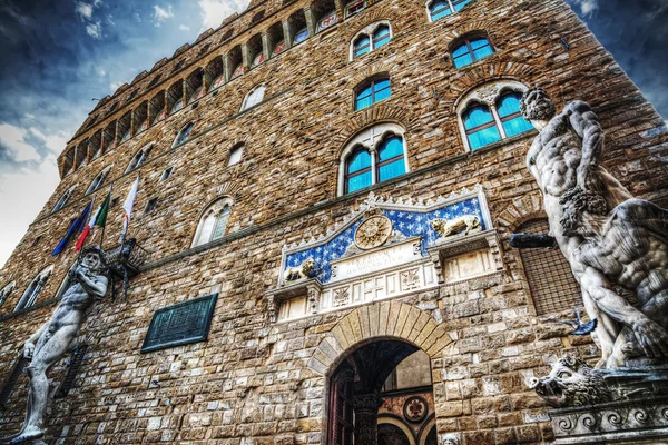 Vista frontal del Palazzo vecchio en hdr —  Fotos de Stock