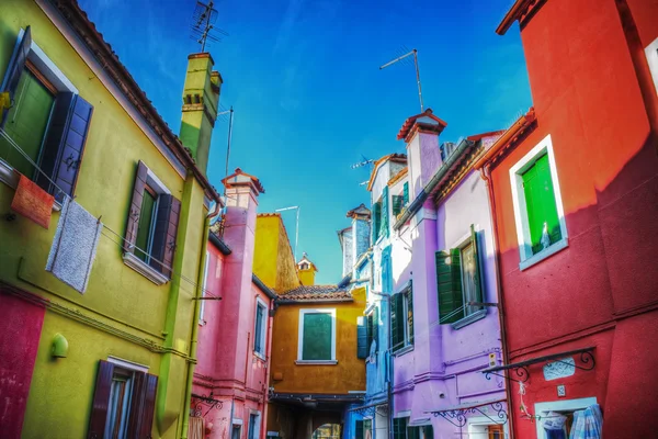 Ruelle colorée à Burano — Photo