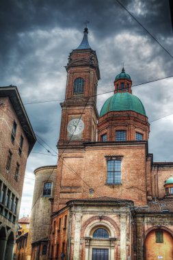 Santi Bartolomeo e Gaetano çan kulesi ve kubbe Bologna