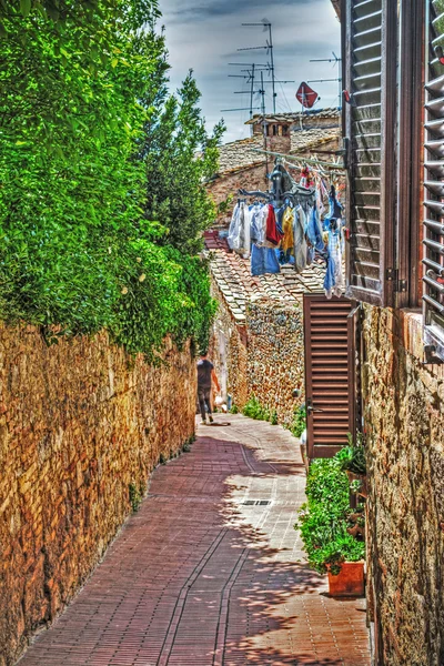 Ruelle étroite à San Gimignano — Photo