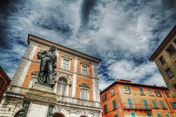 Giuseppe Garibaldi staty i Pisa — Stockfoto