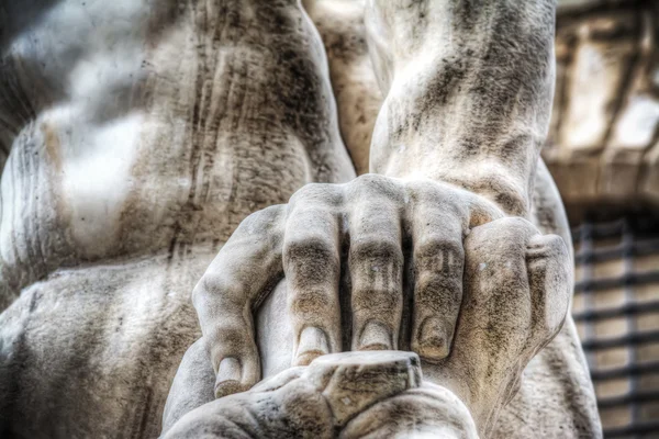 Close up a Cacus hand in Piazza della Fosoria — стоковое фото