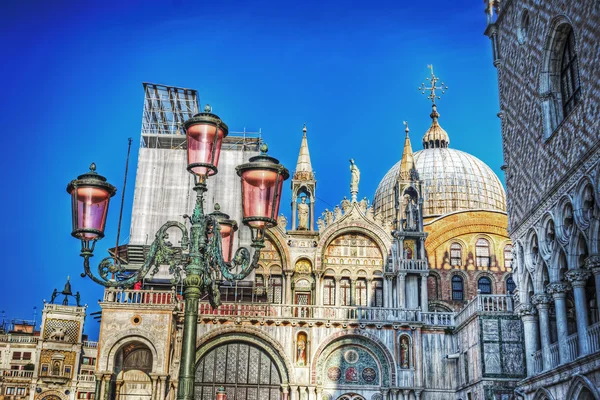 Lamppost in San Marco Square — Stock Photo, Image